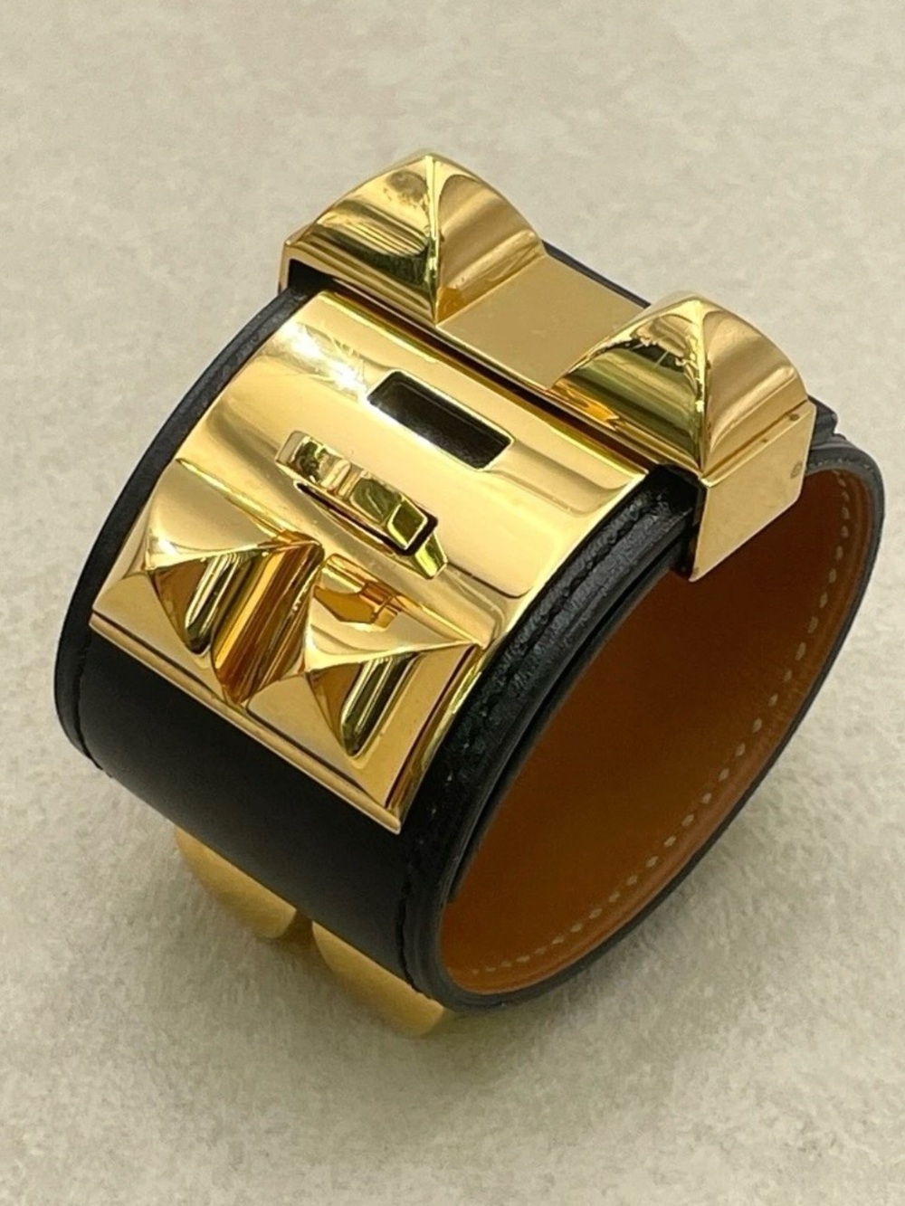 Hermès Collier de Chien Gold Hardware Wide Leather Cuff - Black/Gold - Picture 9 of 16